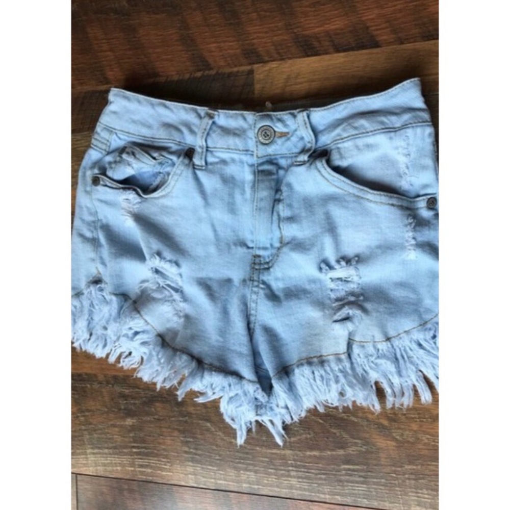 Light wash Alter’d State shorts
